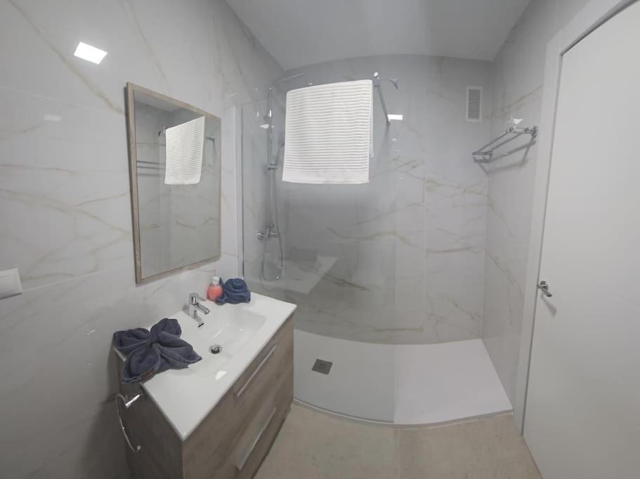 Tao City Center Apartment With Fee Wifi And Air Con By Namaste Elite Torremolinos Exterior foto